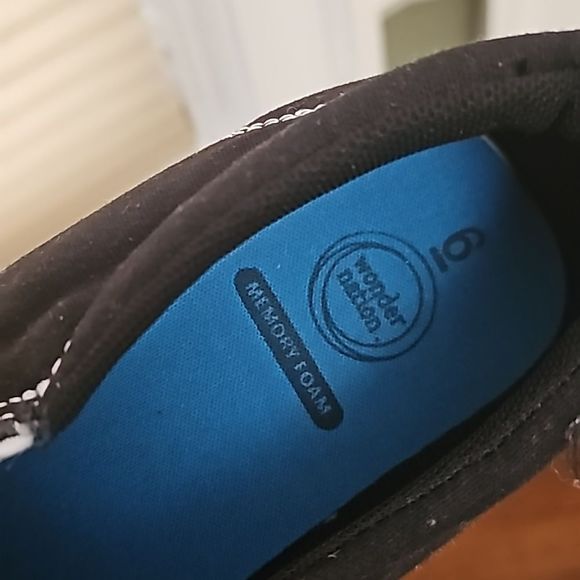 Black slip on shoes size 6 - Picture 7 of 7